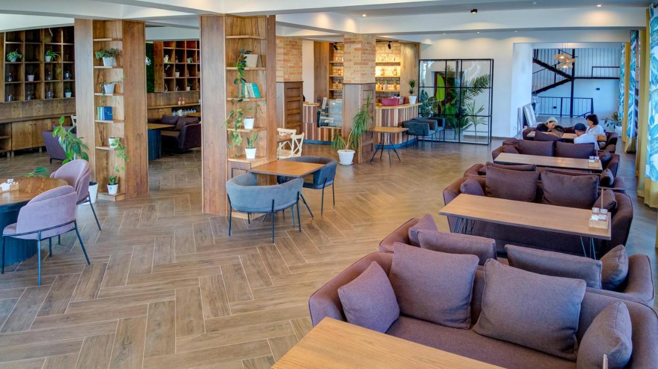 Olimp Hotel Бостері Екстер'єр фото